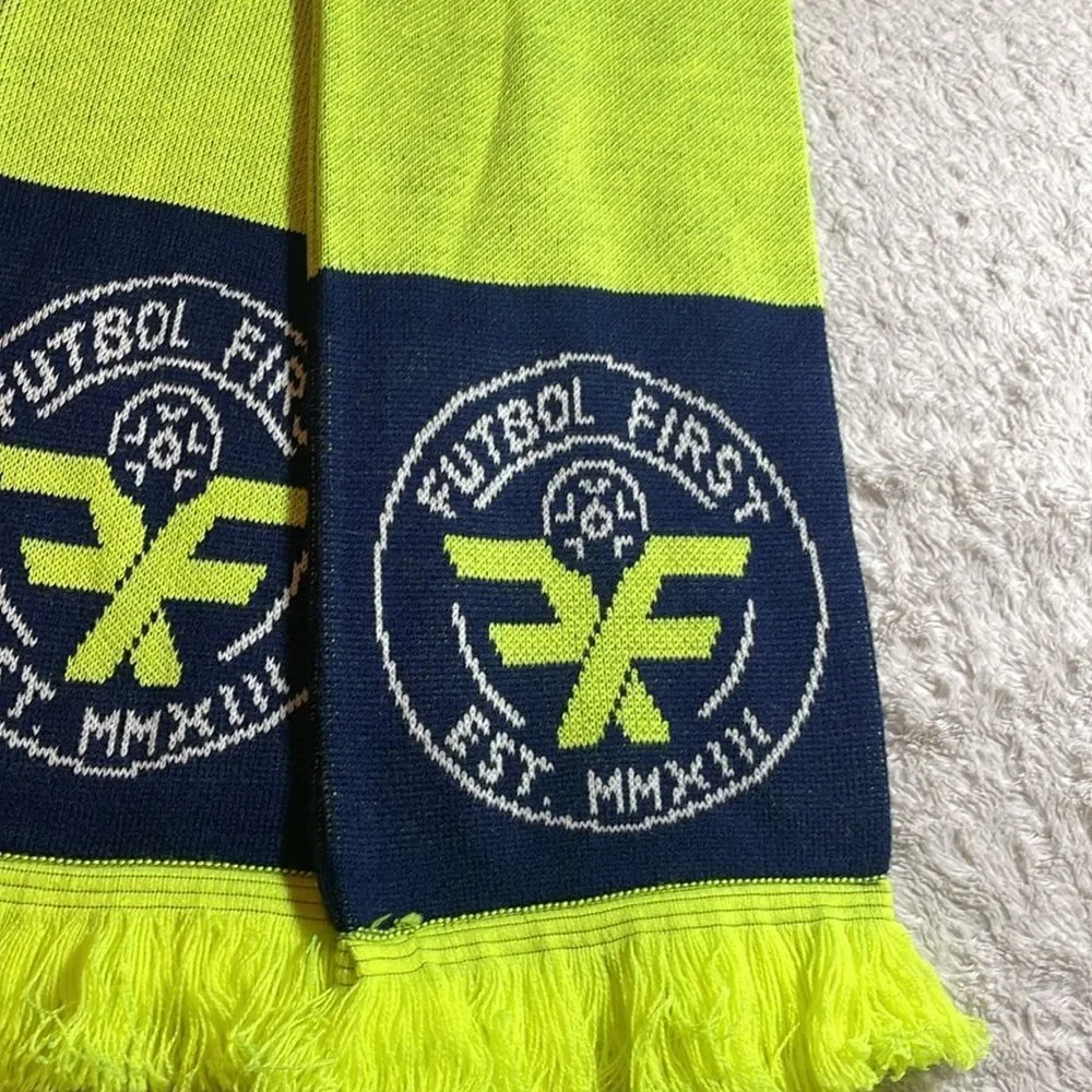 Futbol first scarf
